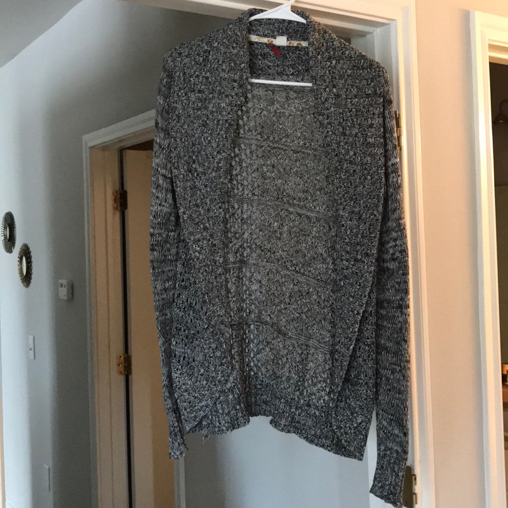 Element Cardigan B&W
